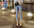 Trendy High-waisted Cropped Jeans With Raw Edges And Ripped Holes